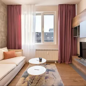 https://apt-central-1bdr.sofiahotelsbg.com